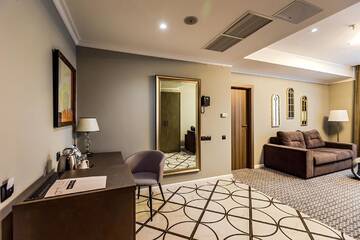 Люкс с видом на реку в Отеле Willing Hotel